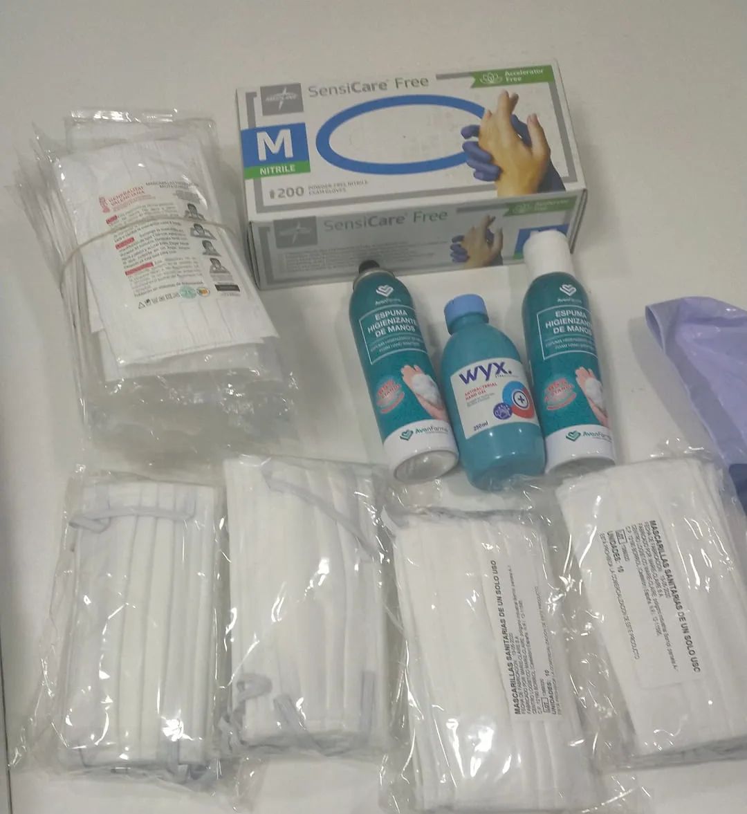    Salud Comunitaria: reparto de material sanitario en las iglesias