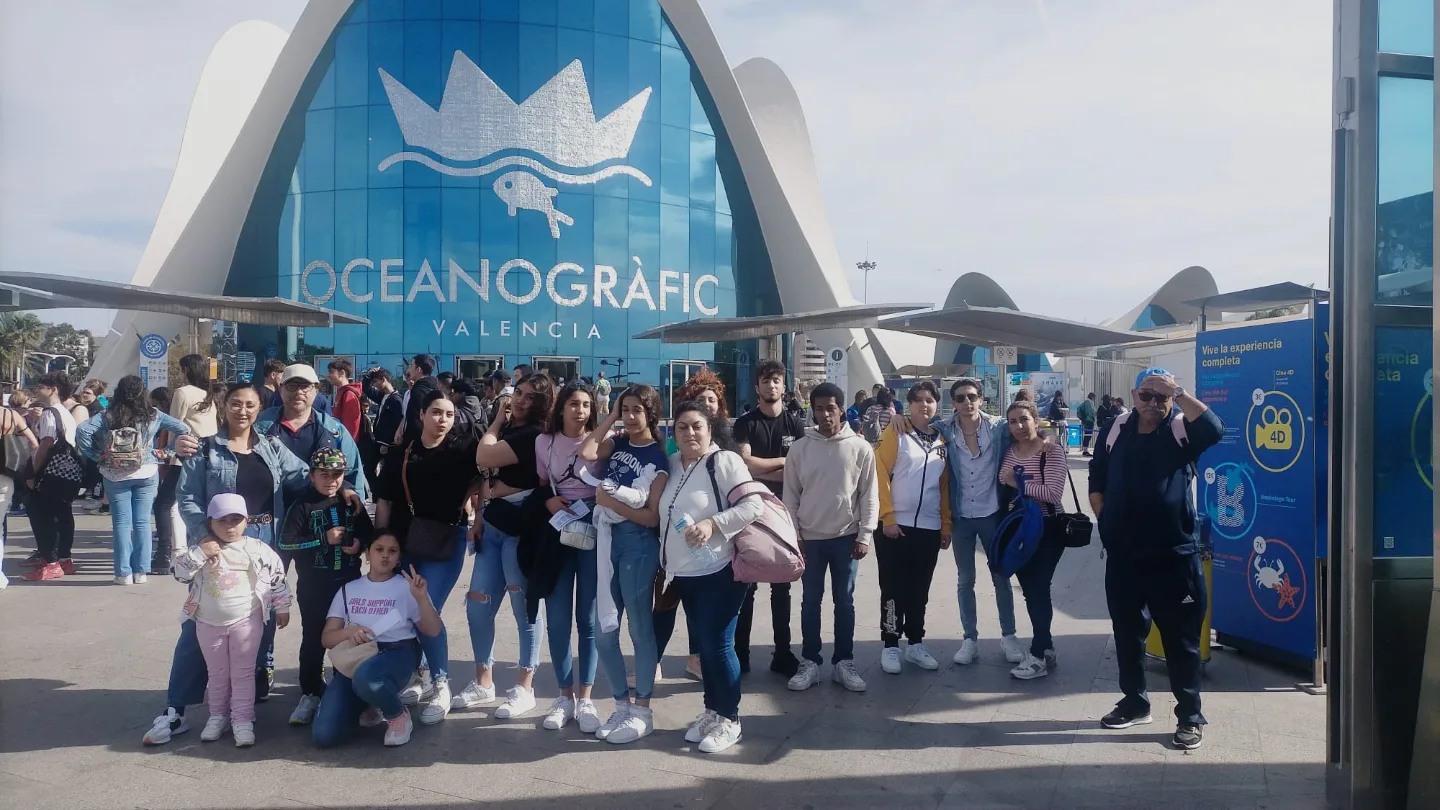 Excursión al Oceanográfico con las familias y personas usuarias del programa de Educación para la Igualdad