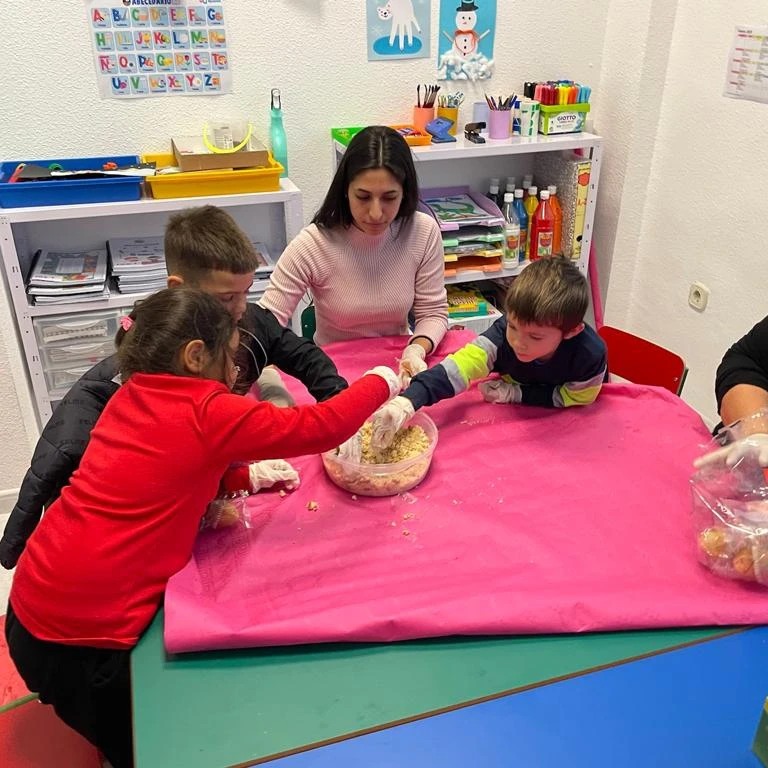    Taller de cocina con el grupo de Infantil de Impulsa Kumpania