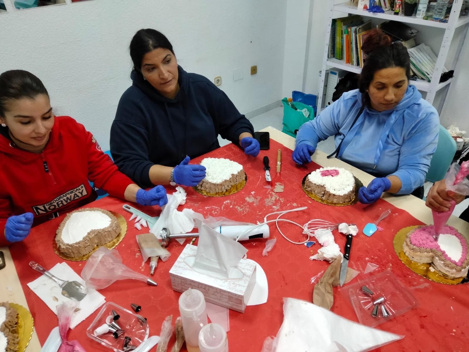TALLER REPOSTERÍA POR SAN VALENTÍN  . 
   