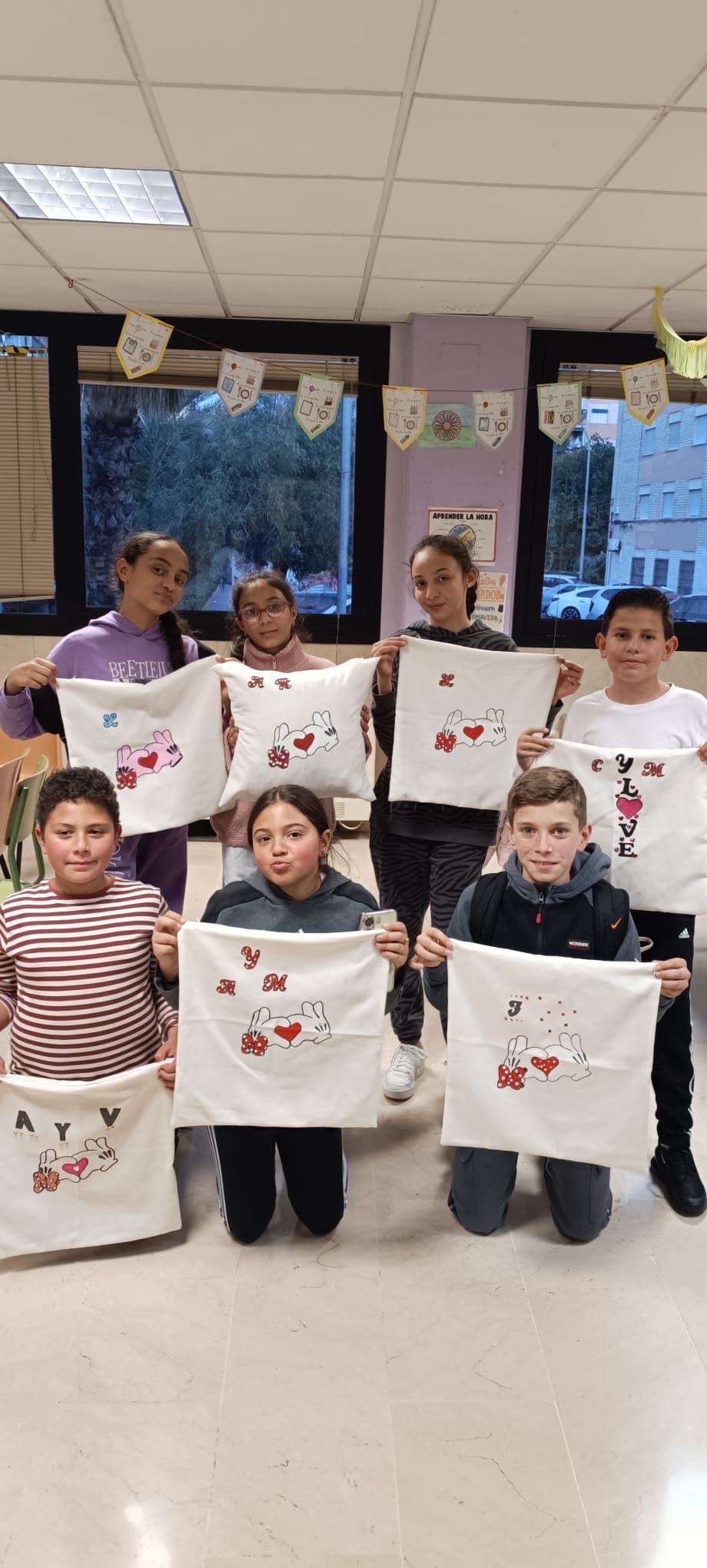 TALLER DE COJINES POR SAN VALENTÍN 
    . 
   