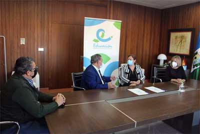  Ayuntamiento y FAGA renuevan su compromiso en la lucha contra el absentismo con la novena edición de Edukalo