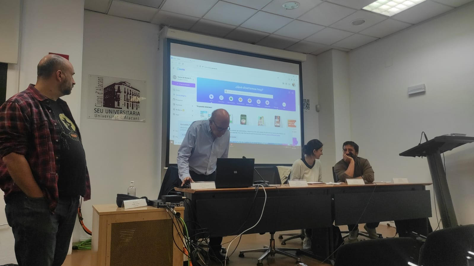  EXPERIENCIAS DE TRABAJO COMUNITARIO EN BARRIOS  