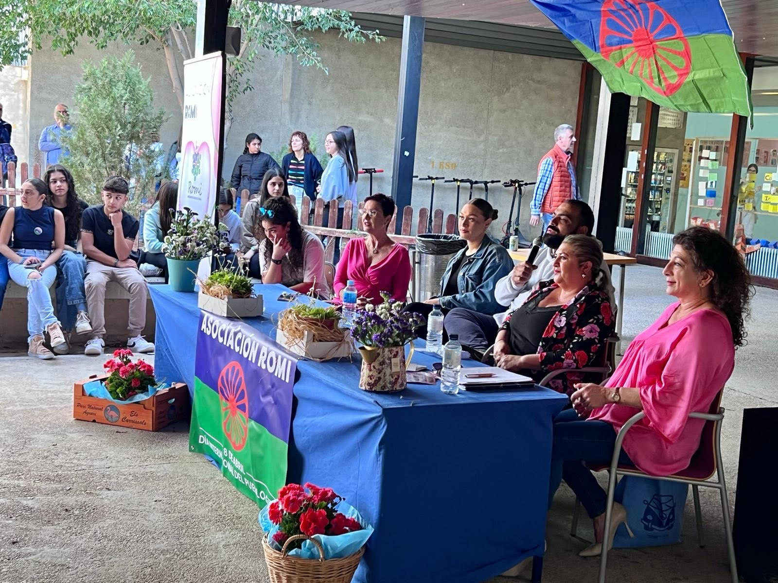  CELEBRACIÓN DEL 8 DE ABRIL EN IES SAN PASCUAL (DOLORES) 