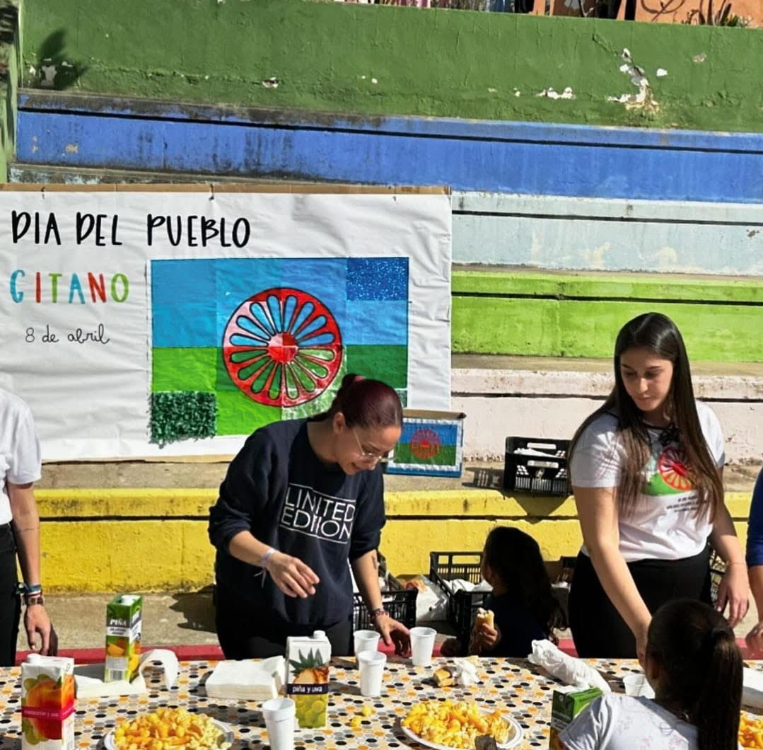  CELEBRANDO EL 8 DE ABRIL EN CEIP SANTA TERESA DE VILLENA  