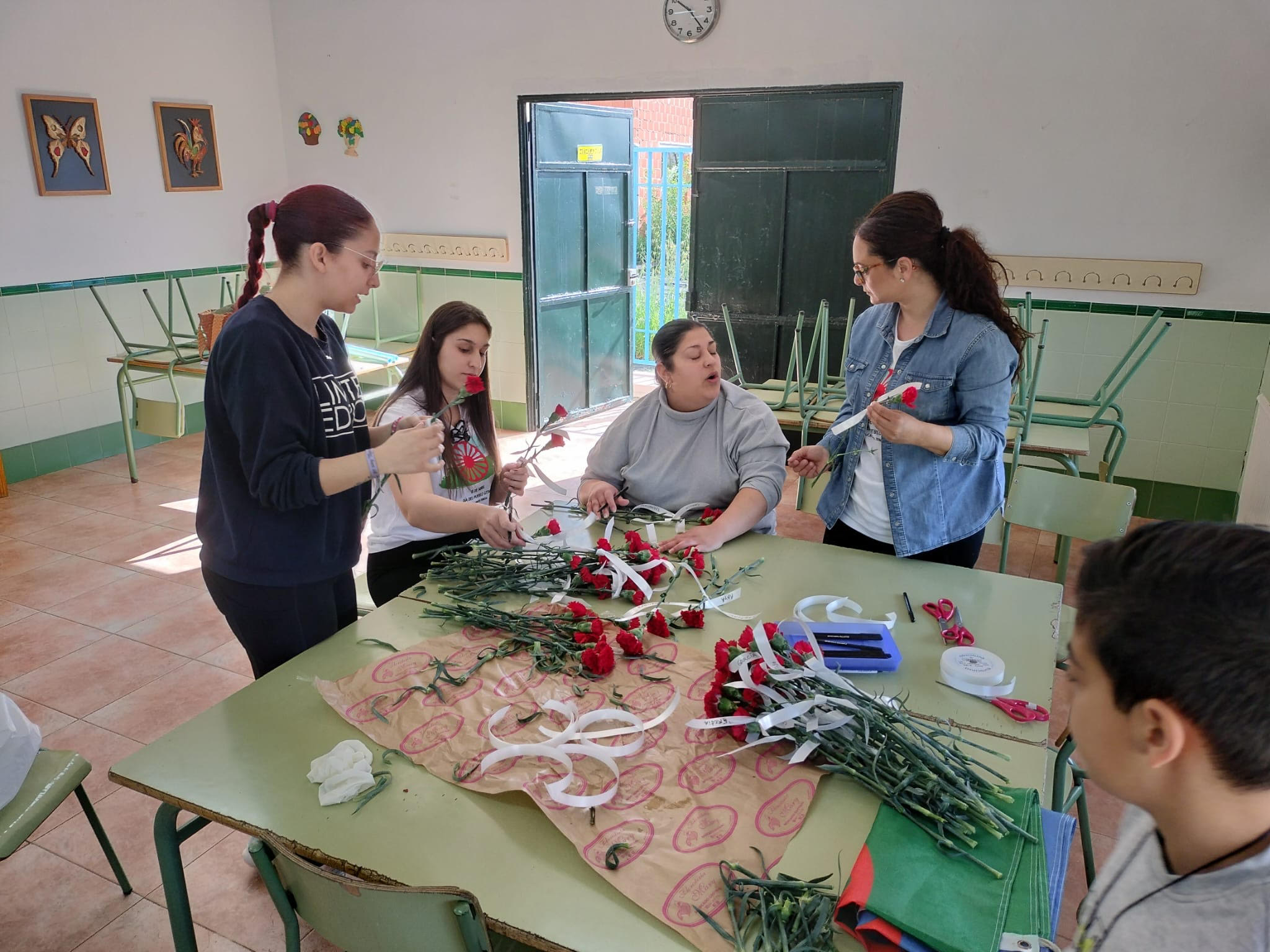  CELEBRANDO EL 8 DE ABRIL EN CEIP SANTA TERESA DE VILLENA  