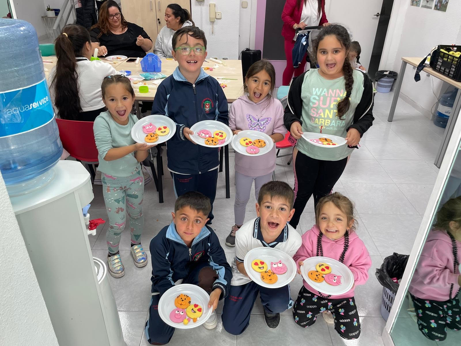  ¡HACEMOS REPOSTERÍA!