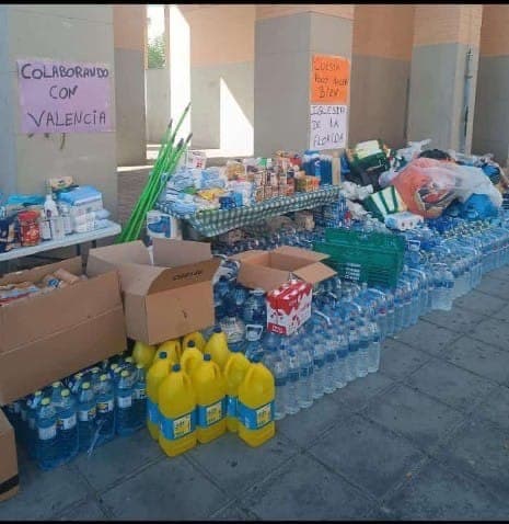 NOS SOLIDARIZAMOS CON VALENCIA . 


   