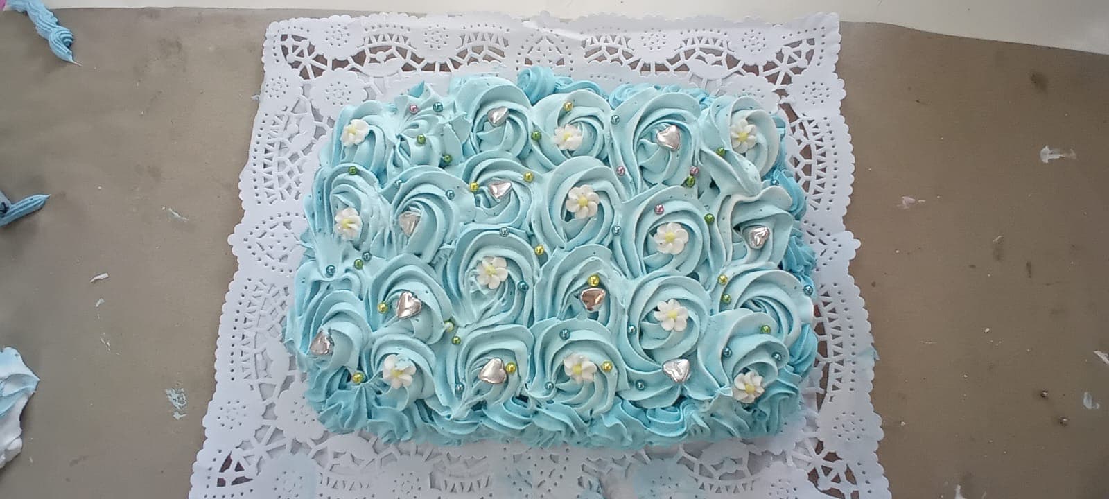 Taller de repostería y estreno del delantal realizado en los talleres de costura
  . 
   