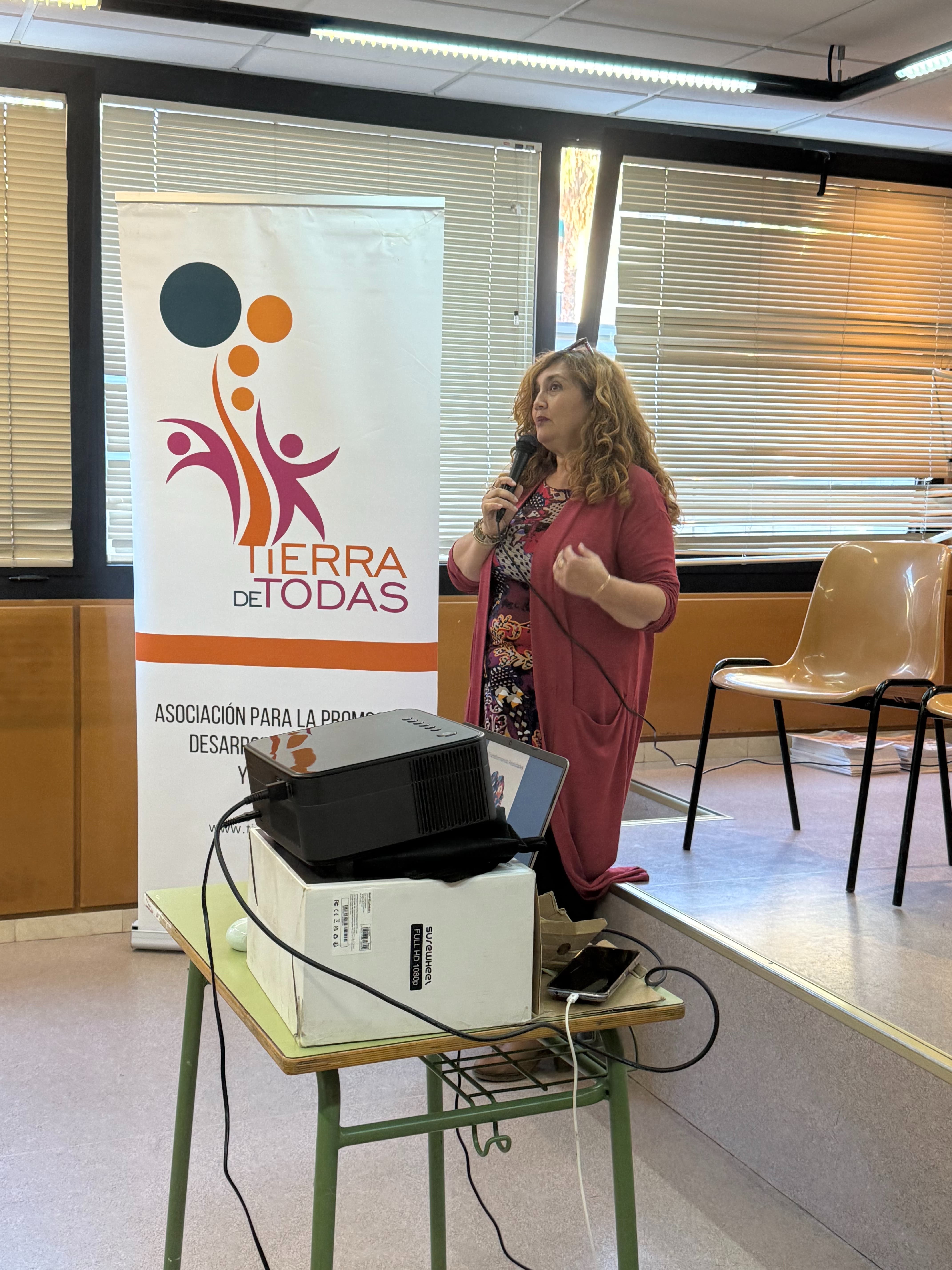 4ª JORNADA MUJERES DIVERSAS, REALIDADES DIVERGENTES
  . 
   
