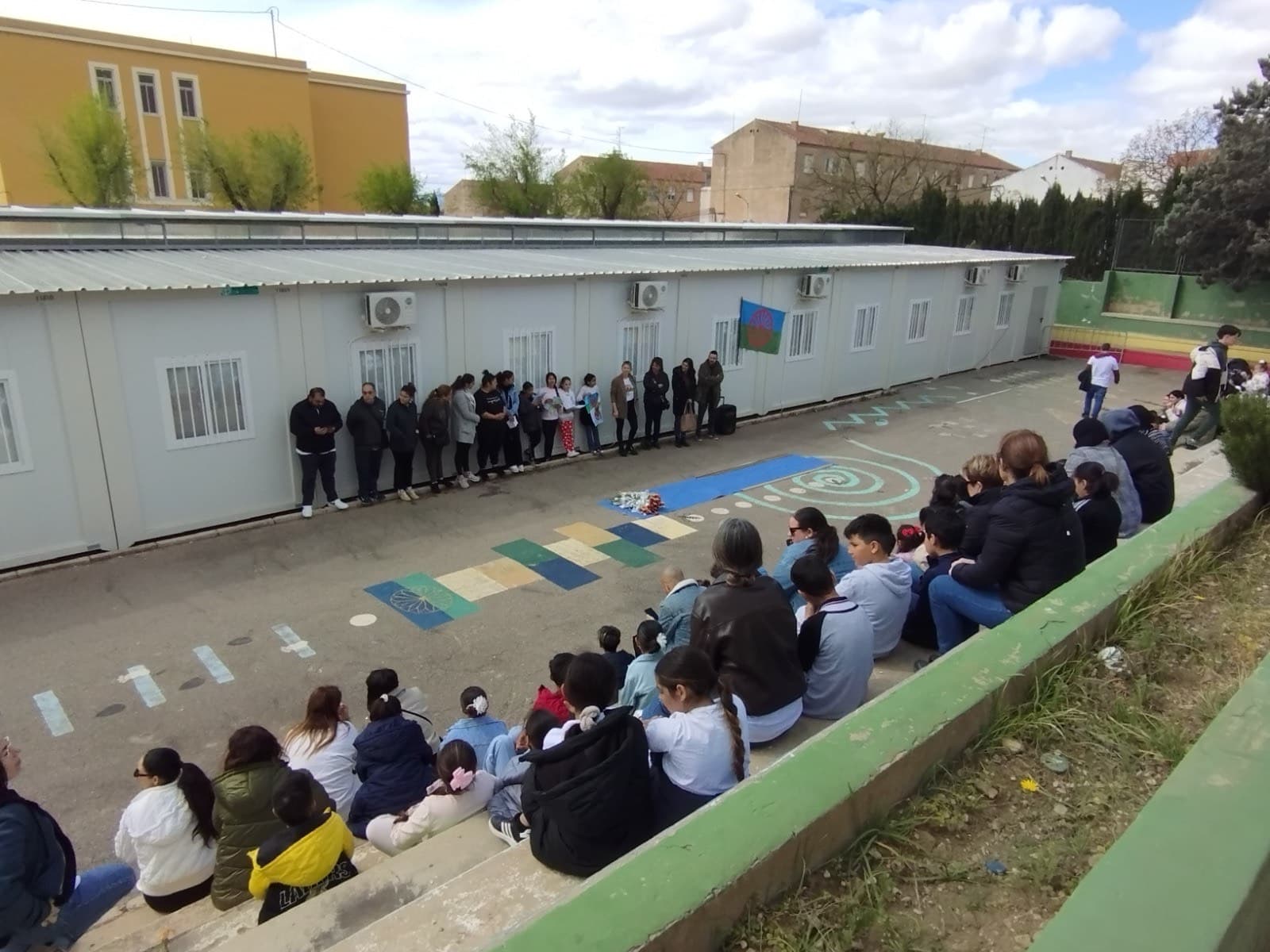  FAGA conmemora el Día Internacional del Pueblo Gitano junto con el CEIP Santa Teresa de Villena.
  
