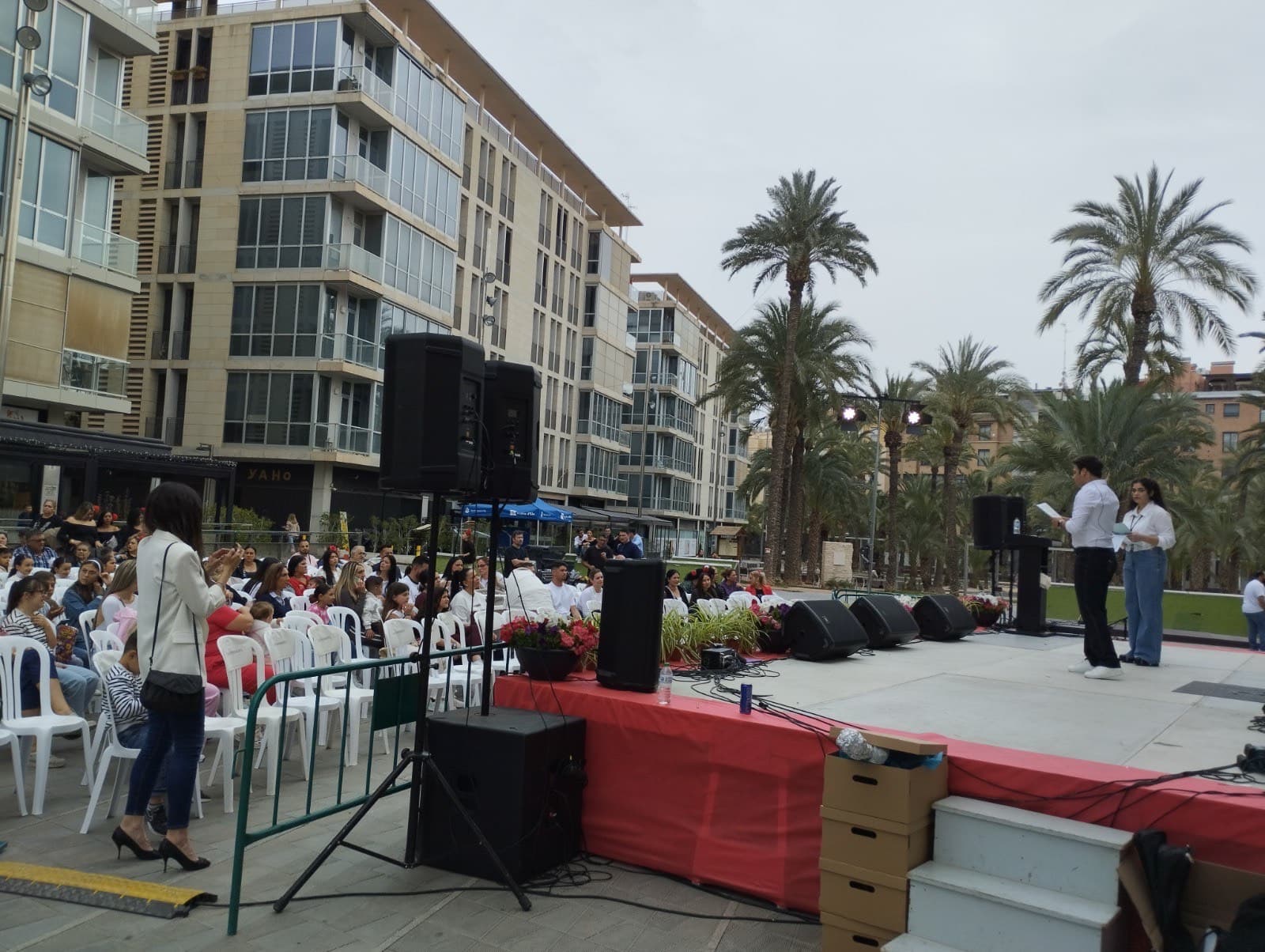  8 DE ABRIL EN ELCHE 
  
