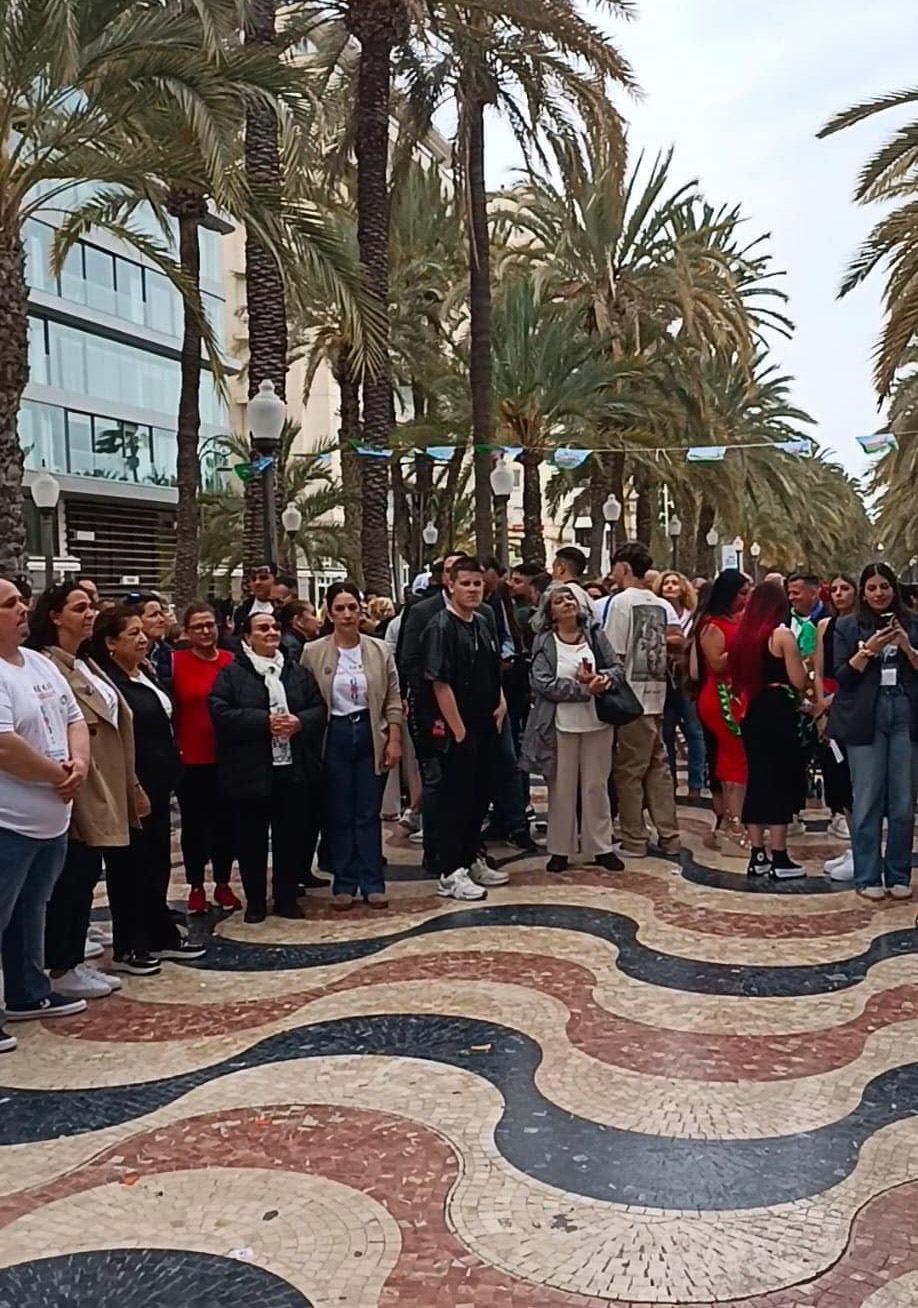  CELEBRACIÓN 8 DE ABRIL EN LA EXPLANADA 
  
