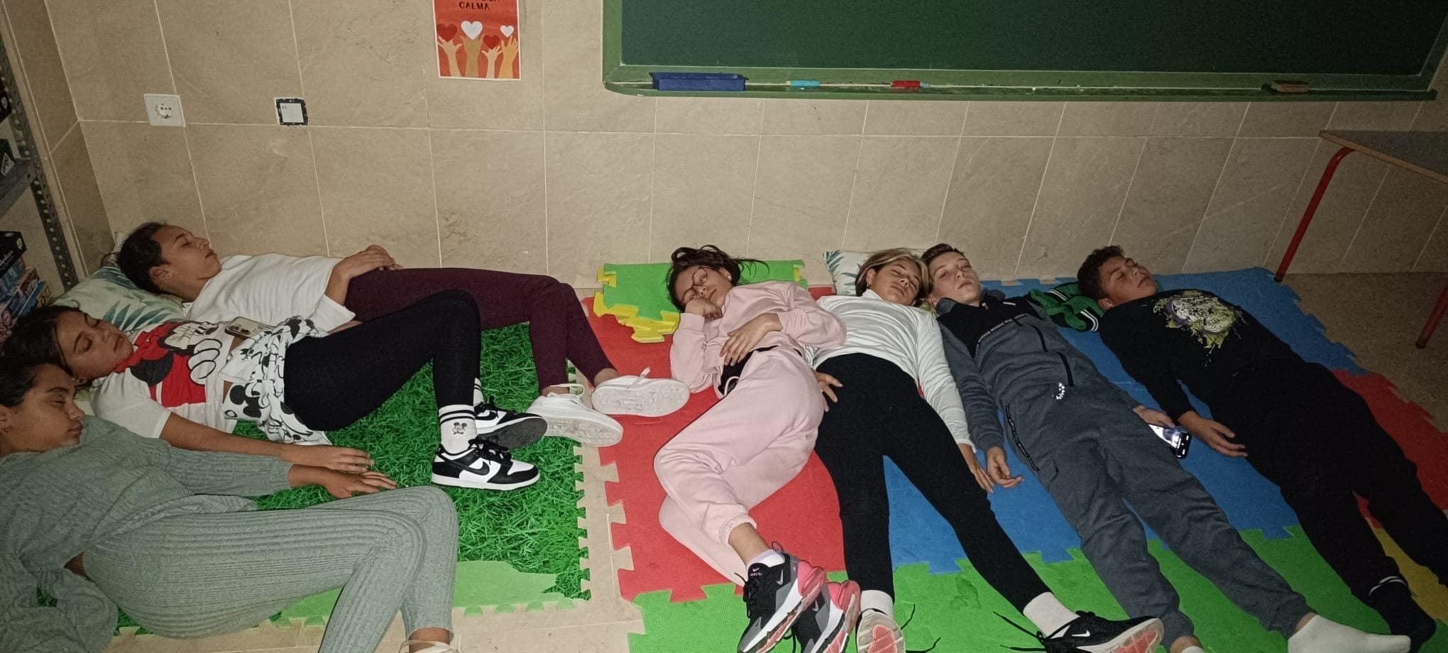 Taller día de la Paz con primaria  . 
   