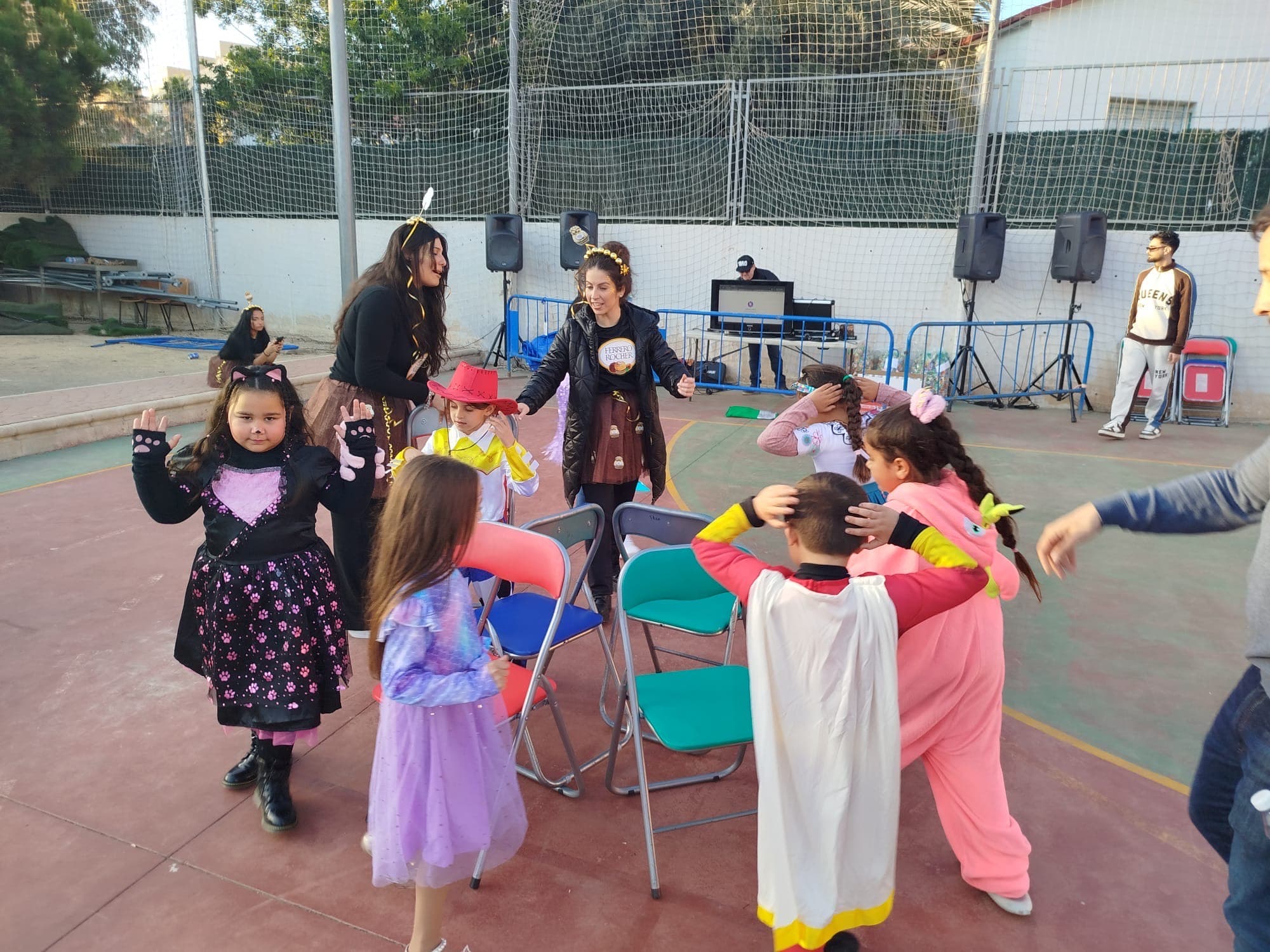 Carnaval comunitario.  . 
   